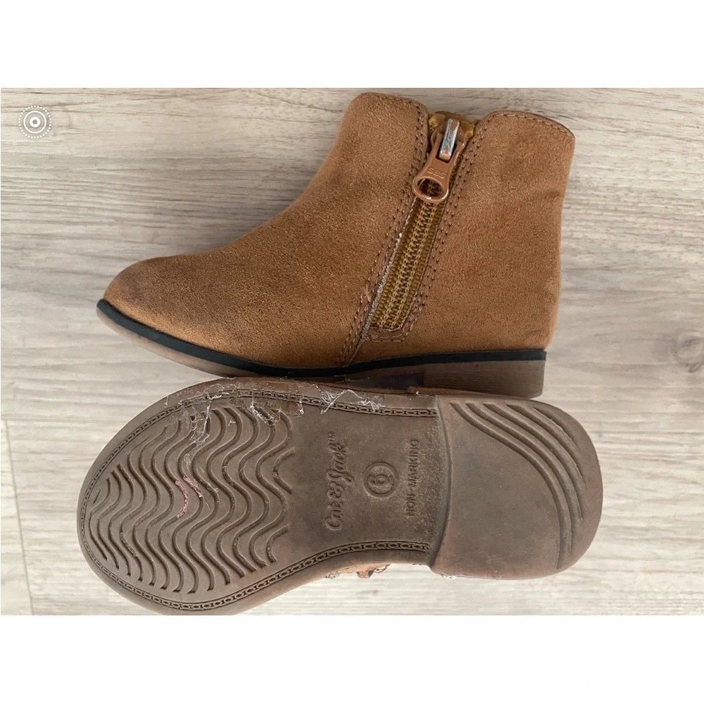 Cat and Jack camel suede boots zippered tiny people on the 5’s